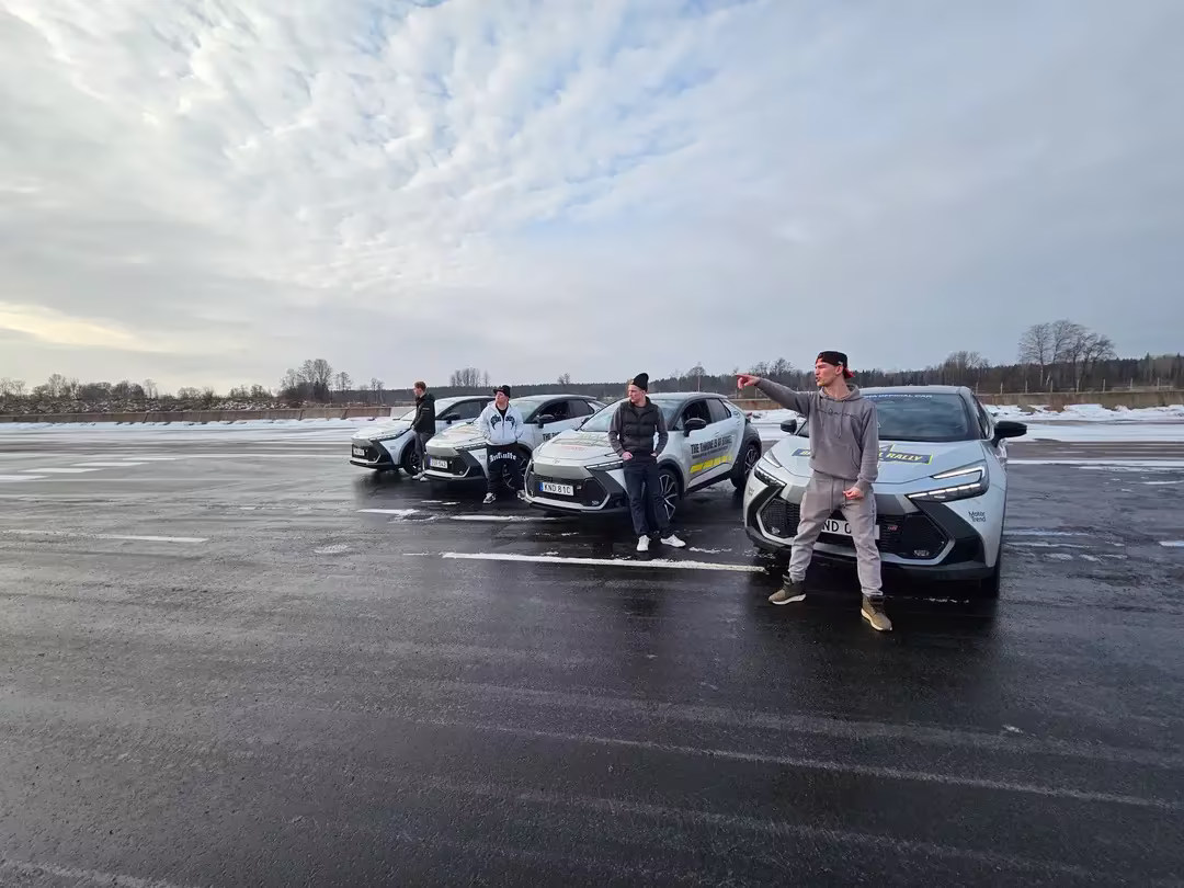 Trafikutbildaren team på halkbanan