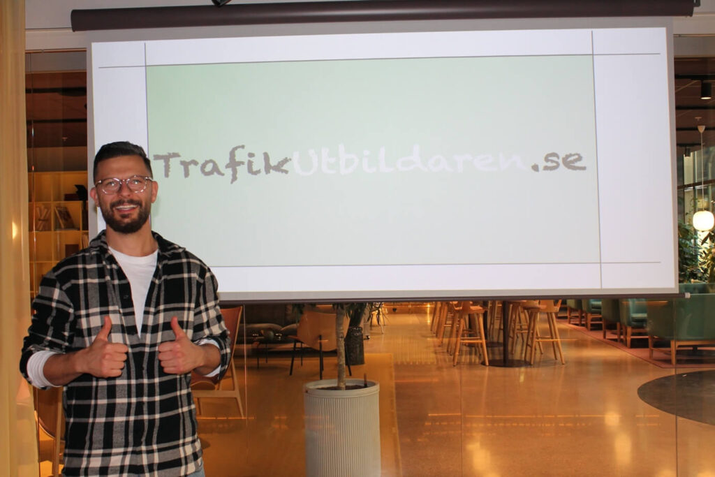 Trafikutbildaren vinterväglag Riskettan